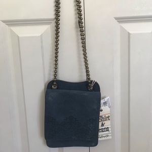 T-shirt and Jeans little shoulder bag.